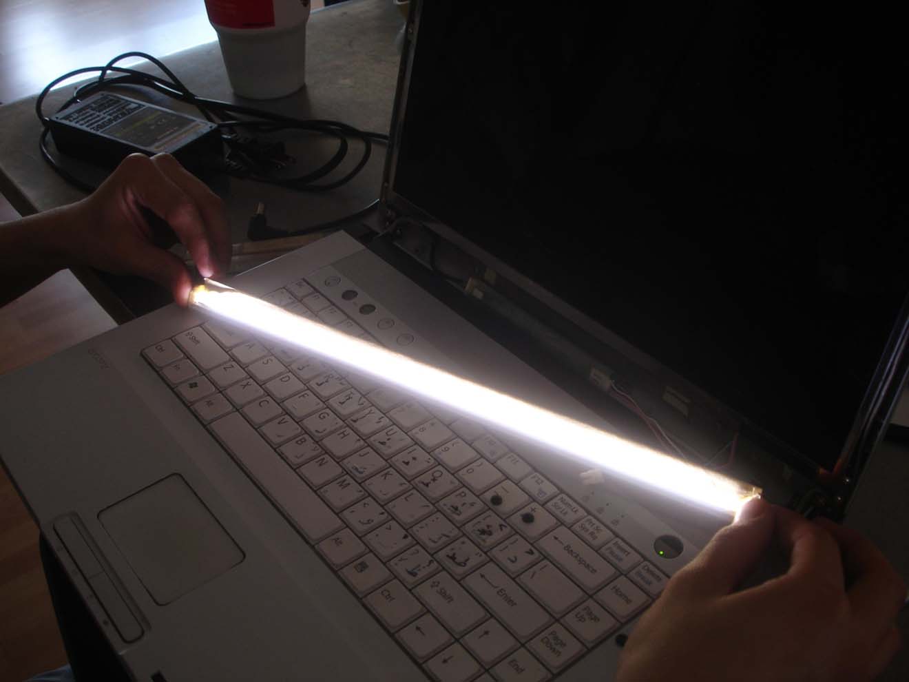 Замена и ремонт подсветки экрана ноутбука в Зеленограде